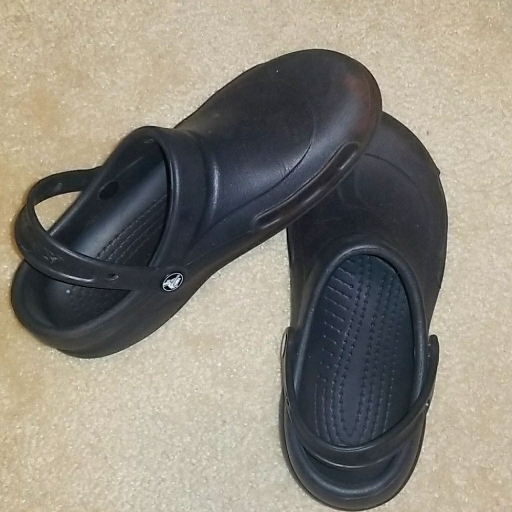 BLACK CROCS